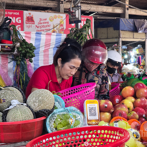 Sôi động thị trường đồ cúng Rằm tháng Giêng ở Hà Tĩnh