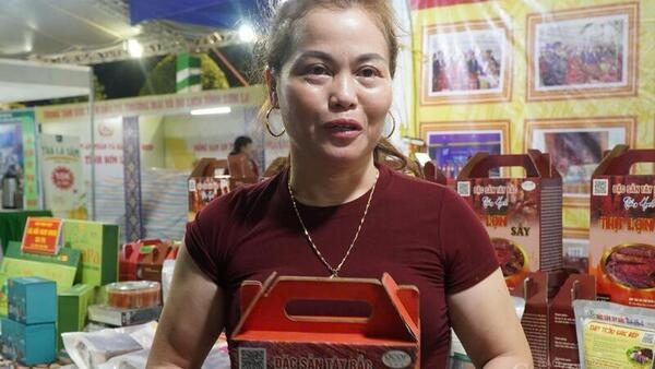 Phụ nữ vùng cao và hành trình thoát 'bẫy giá trị thấp'