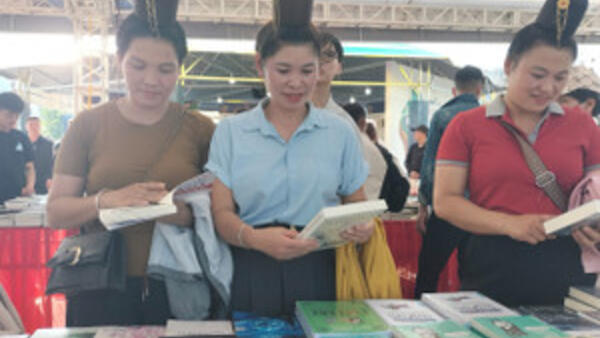 Sơn La nỗ lực cung ứng sách giáo khoa cho học sinh
