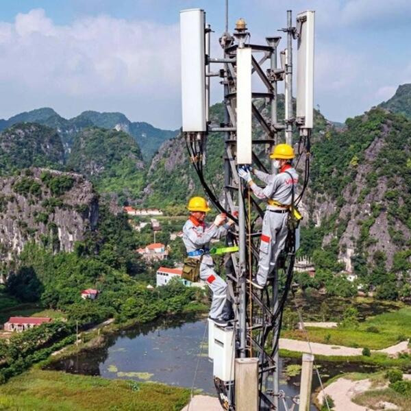 Lạng Sơn: Thúc đẩy chuyển đổi số, xóa thôn, bản lõm sóng băng rộng di động