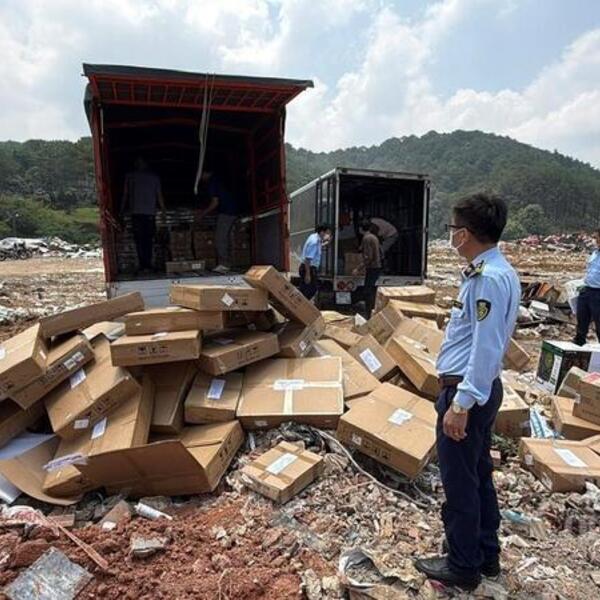 Quản lý thị trường Lâm Đồng tiêu hủy 22.500 sản phẩm vi phạm