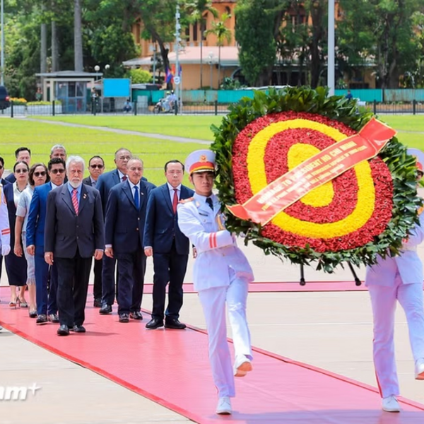 Thủ tướng Timor-Leste vào Lăng viếng Chủ tịch Hồ Chí Minh