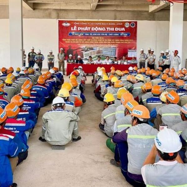 Phát động thi đua 60 ngày đêm đưa Bệnh viện Ung bướu Cần Thơ về đích