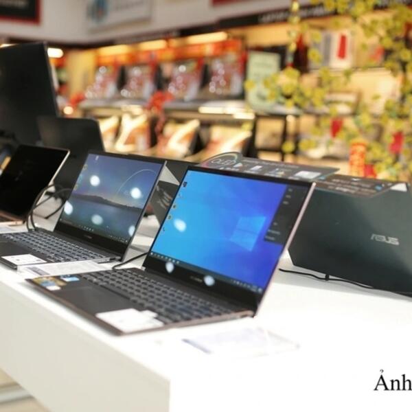 Trước mùa tựu trường, thị trường laptop trên chợ điện tử vẫn đìu hiu