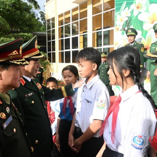 Thắp sáng 'thế trận lòng dân' từ những người con nuôi đồn Biên phòng