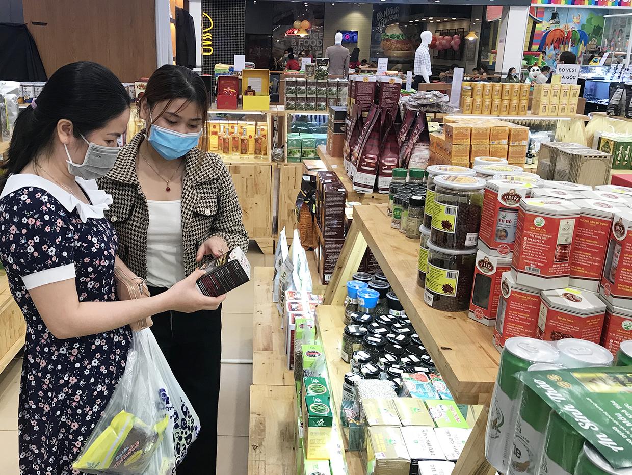 Nhiều HTX đã có sản phẩm đạt chứng nhận OCOP 3-4 sao. Ảnh: Vũ Thảo
