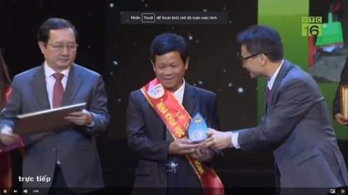Anh Trần Kim Hiệp, xã Bình Hải, huyện Bình Sơn (Quảng Ngãi) được nhận bằng khen tại Lễ tôn vinh “Nhà khoa học của nhà nông” năm 2020