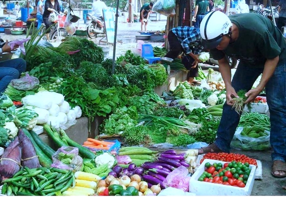 Giá thực phẩm ngày 01/7: Rau củ quả quay đầu tăng nhẹ