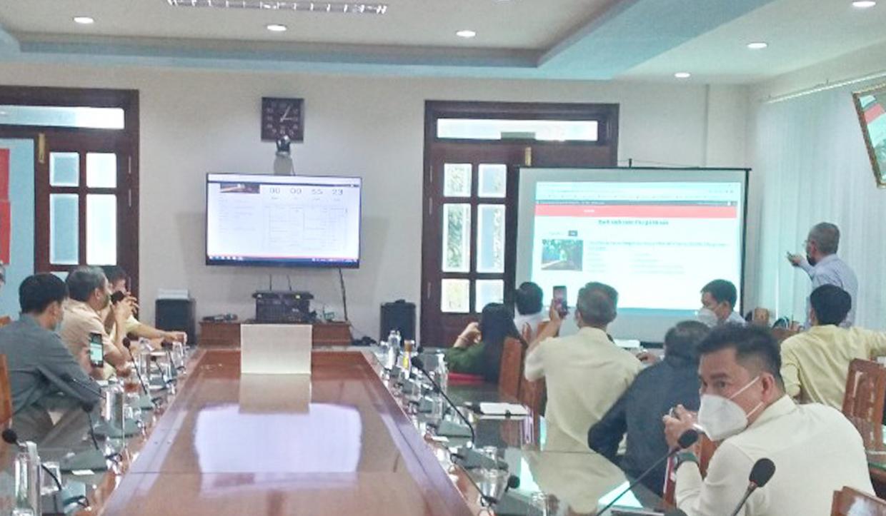 Quang cảnh phiên đấu giá. Ảnh: Lê Anh