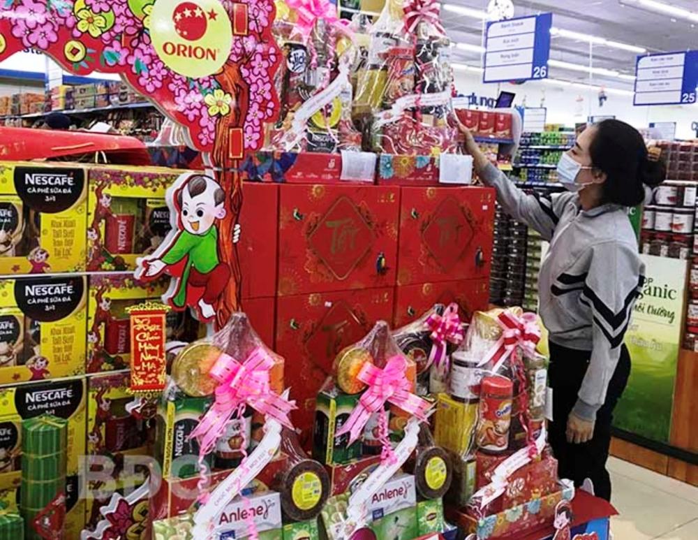 Thị trường giỏ quà Tết đa dạng, giá thành hợp lý
