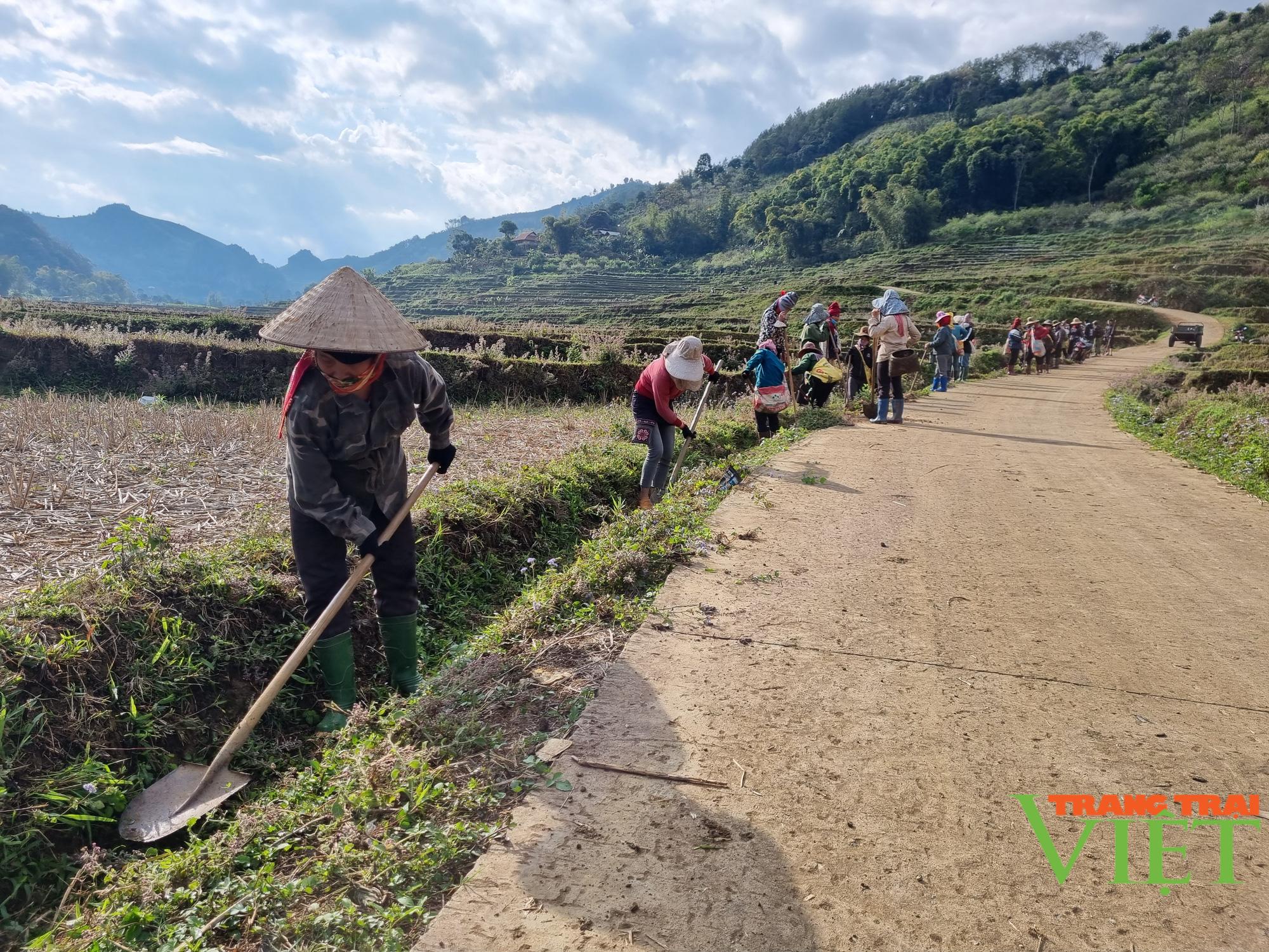 Nông dân Chiềng Cọ ra quân đầu xuân làm thuỷ lợi - Ảnh 4.