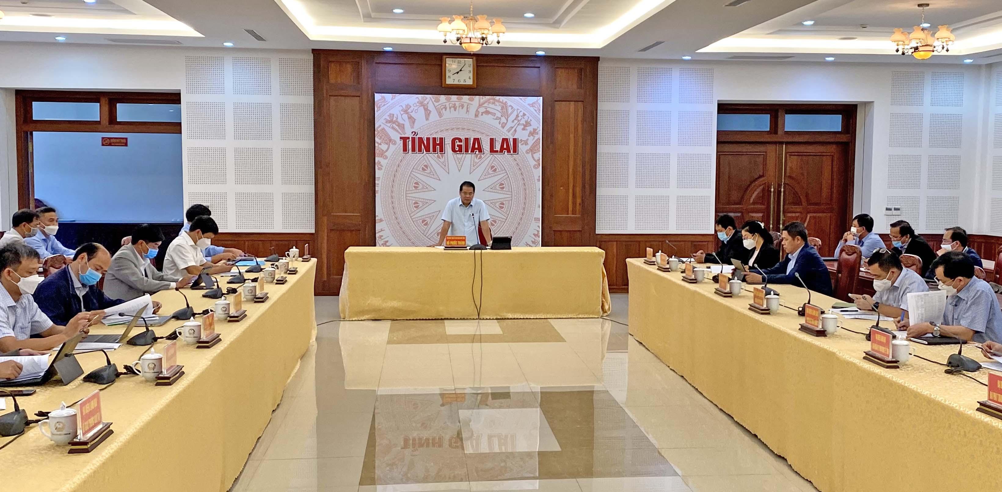 UBND tỉnh tổ chức họp nghe Sở KH&ĐT báo cáo kết quả giải ngân 2021 và tiến độ đầu tư công 2022. Ảnh: Hà Duy