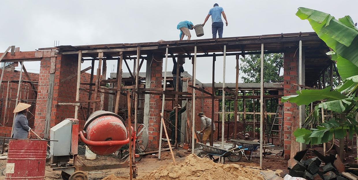 Giá VLXD tăng cao khiến cả nhà thầu lẫn chủ đầu tư gặp khó. Ảnh: Hà Duy