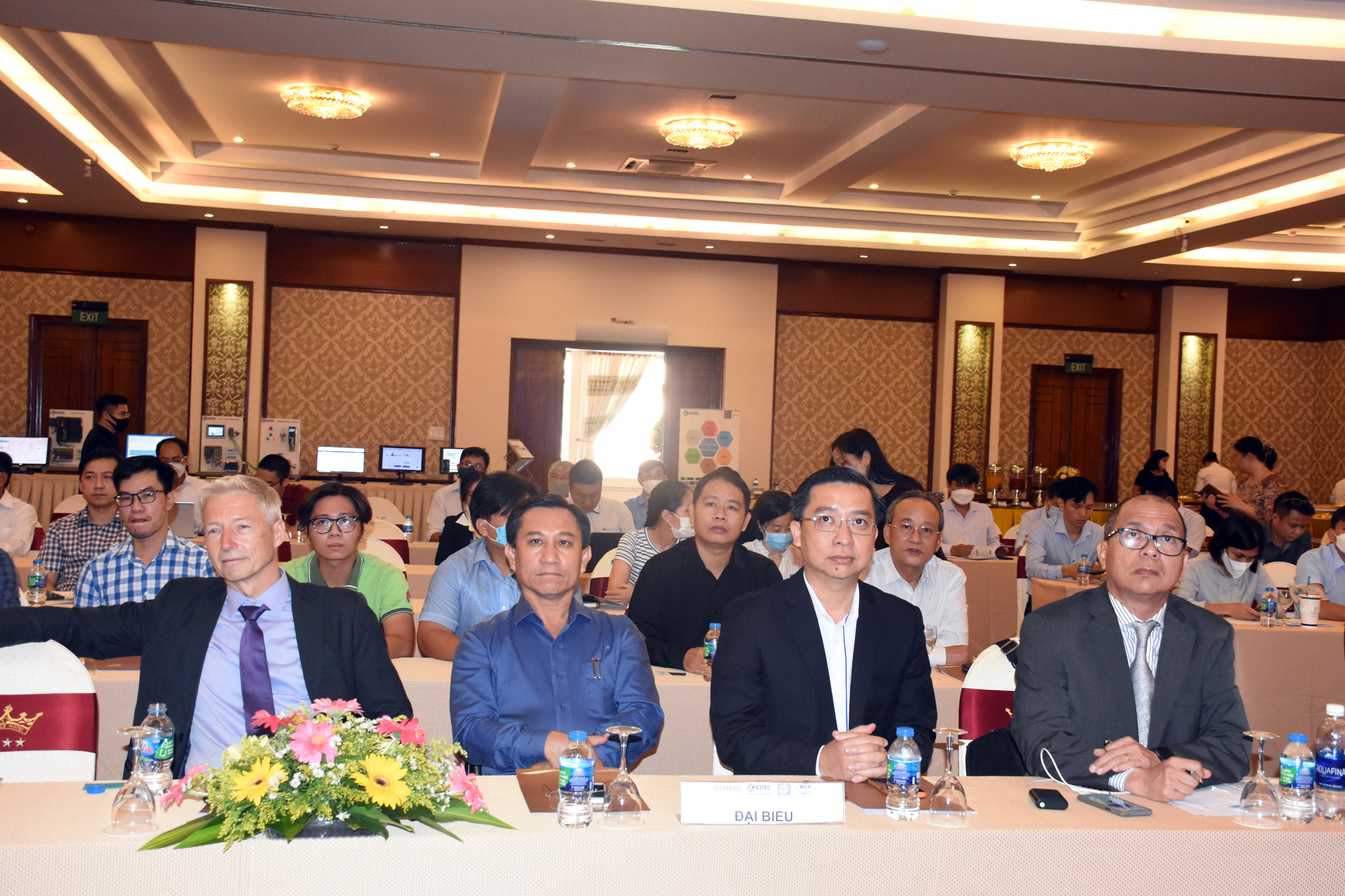 Đại diện các DN tham dự hội thảo.