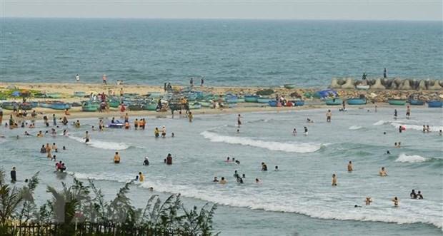 Các bãi tắm đẹp, hoang sơ ở Mũi Né (thành phố Phan Thiết, Bình Thuận) thu hút du khách. Ảnh: Hồng Hiếu/TTXVN