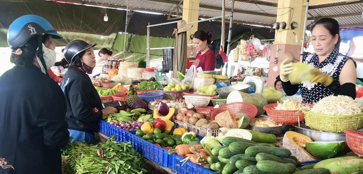 Chất lượng thực phẩm luôn là vấn đề được người tiêu dùng quan tâm. Ảnh: Vũ Thảo