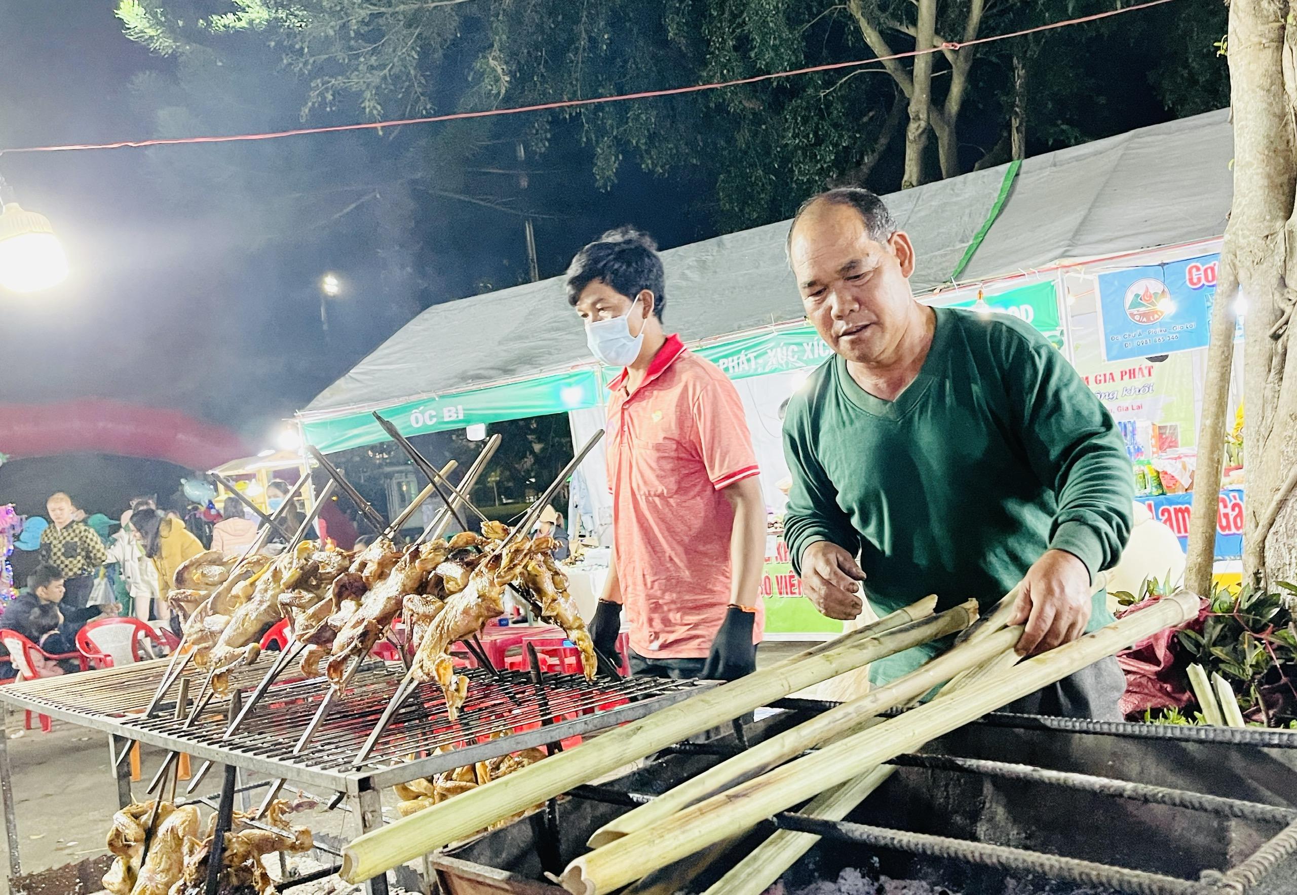 Các món ăn đặc trưng văn hóa bản địa hứa hẹn sẽ thu hút đông đảo du khách tới thưởng thức. Ảnh: Trần Dung