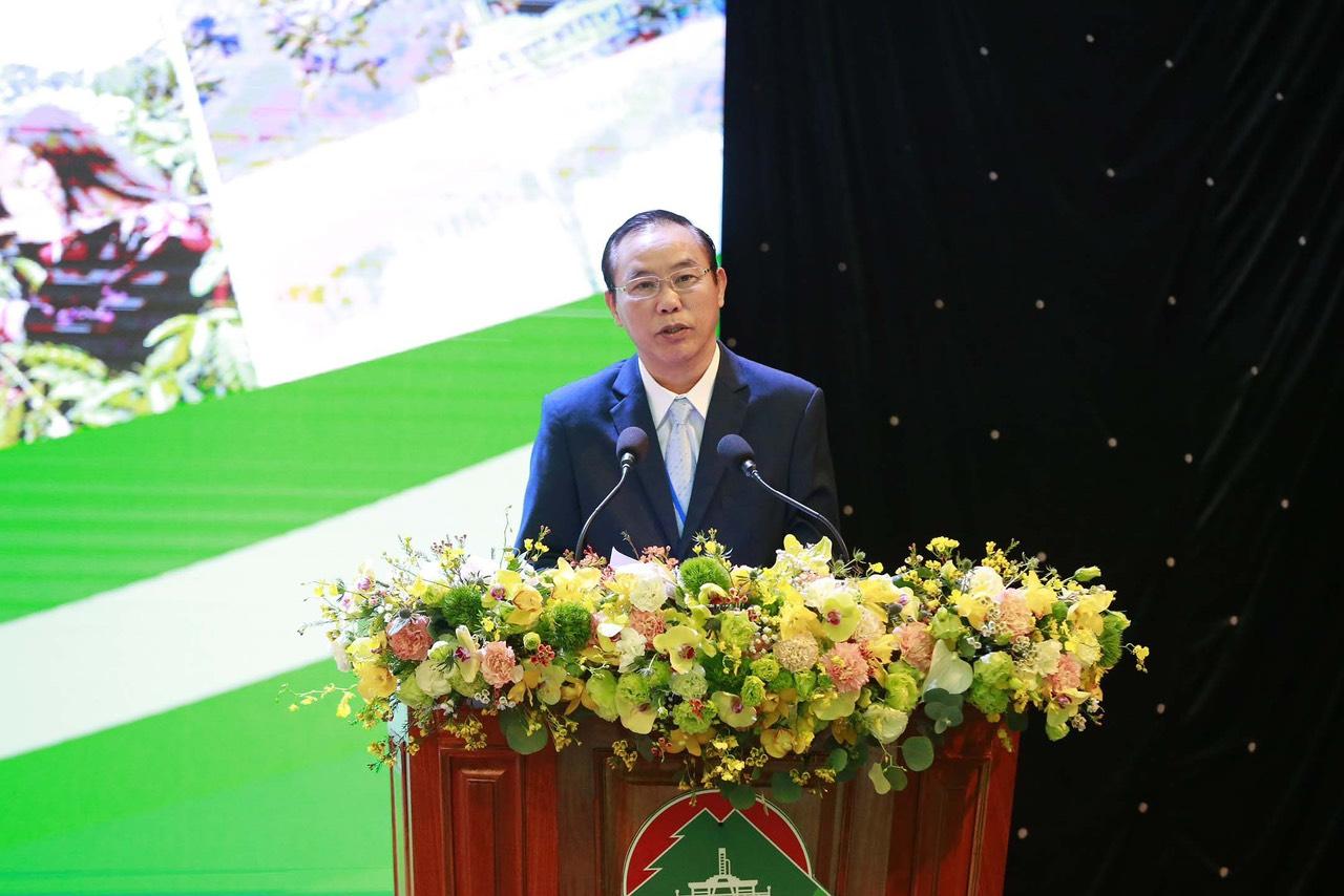 Phát biểu tại hội nghị, Thứ trưởng Bộ NNPTNT Phùng Đức Tiến cho rằng, cơ cấu kinh tế của Tây Nguyên đang chuyển dịch theo hướng tích cực. Các tỉnh Tây Nguyên cần tiếp tục có cơ chế, chính sách tạo điều kiện thuận lợi thu hút doanh nghiệp, thúc đẩy liên kết sản xuất, hình thành các chuỗi nông sản chủ lực từ nuôi trồng đến tiêu thụ...