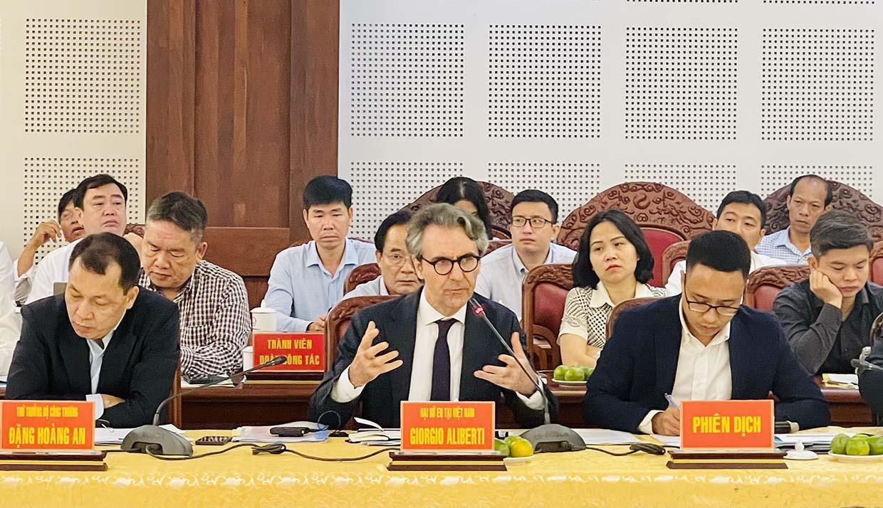 Đại sứ EU tại Việt Nam Giorgio Aliberti khẳng định EU sẽ hỗ trợ tỉnh Gia Lai chuyển đổi xanh. Ảnh: Vũ Thảo