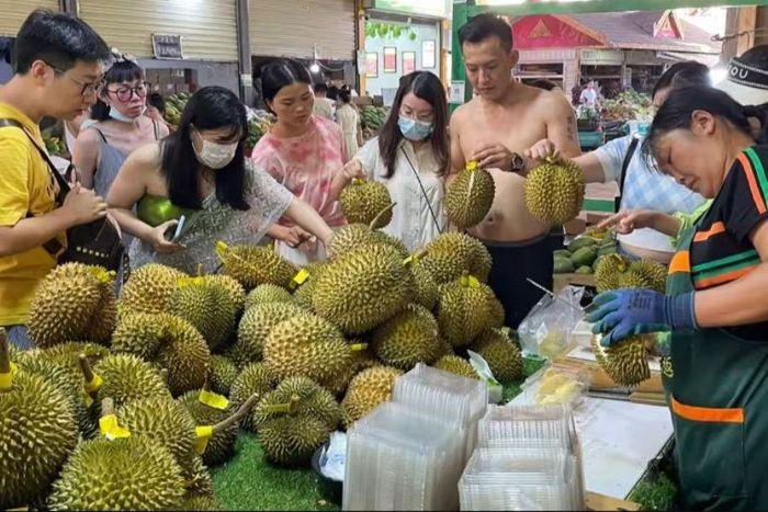 'Cơn khát' sầu riêng ở Trung Quốc đẩy nhu cầu thế giới tăng vọt 400% - Ảnh 1.