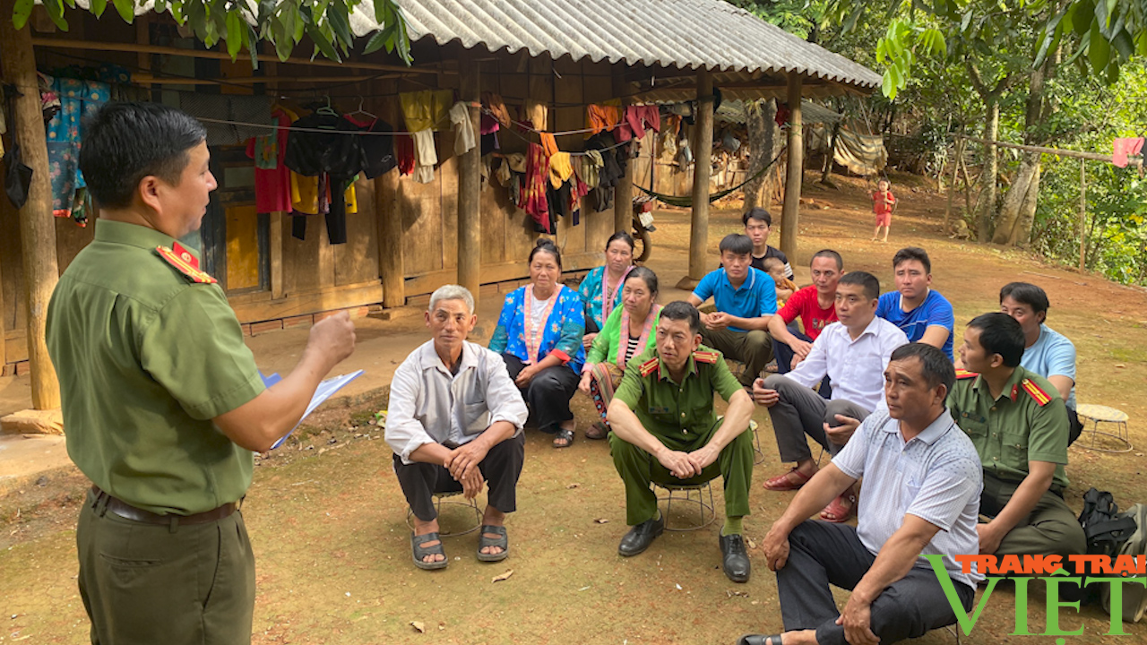 Cùng ăn, cùng ở, cùng làm với đồng bào dân tộc thiểu số vùng cao - Ảnh 5.