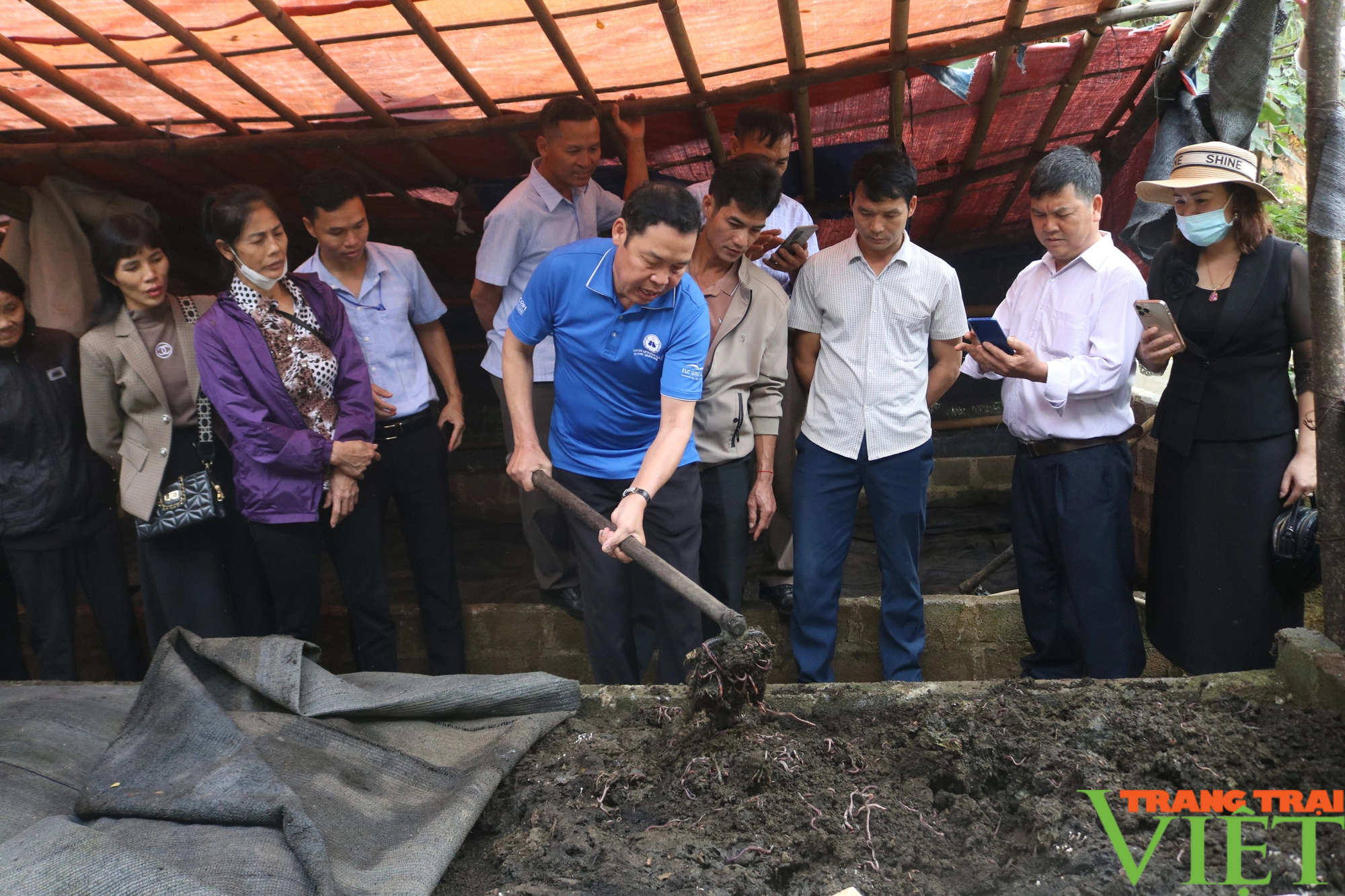 Nông dân Lào Cai tham quan, học hỏi kinh nghiệm mô hình xử lý rác thải hữu cơ - Ảnh 4.