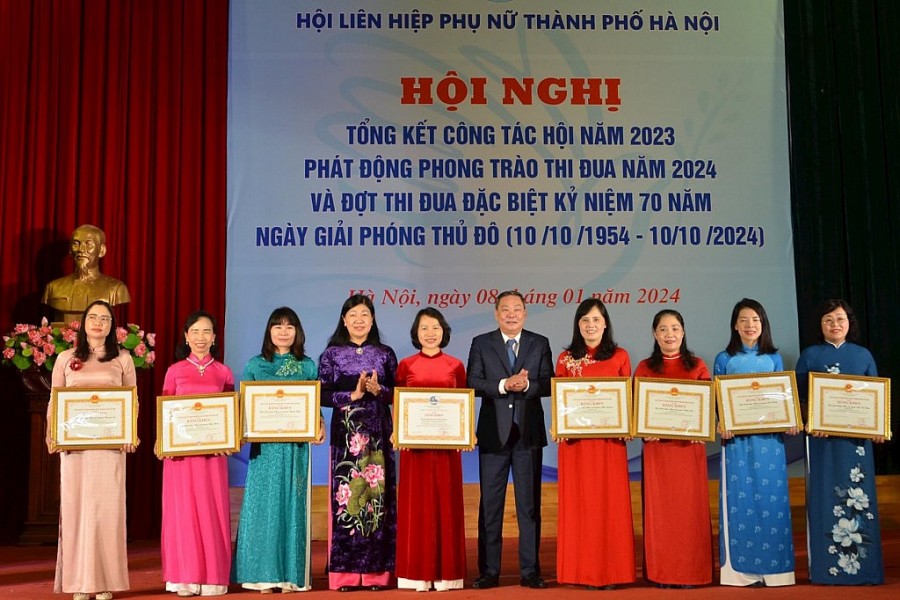 Tiên phong thí điểm mô hình “Tập hợp phụ nữ trên không gian mạng”