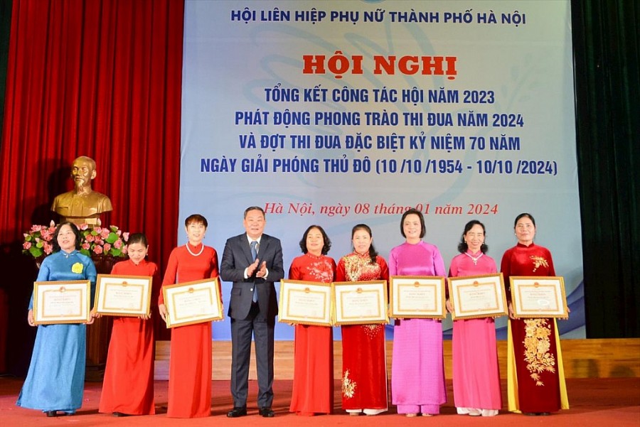 Tiên phong thí điểm mô hình “Tập hợp phụ nữ trên không gian mạng”