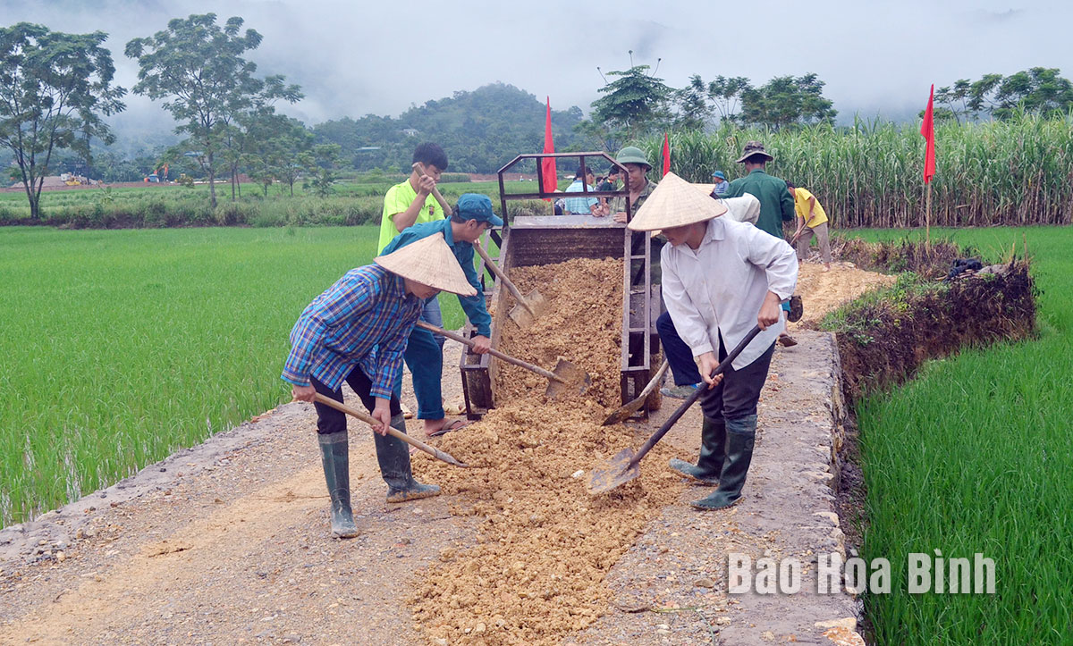 Hội Nông dân huyện Cao Phong: Giải ngân 300 triệu đồng Quỹ Hỗ trợ nông dân