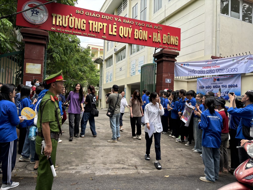 Thí sinh Hà Nội phấn khởi vì làm bài môn Văn tốt