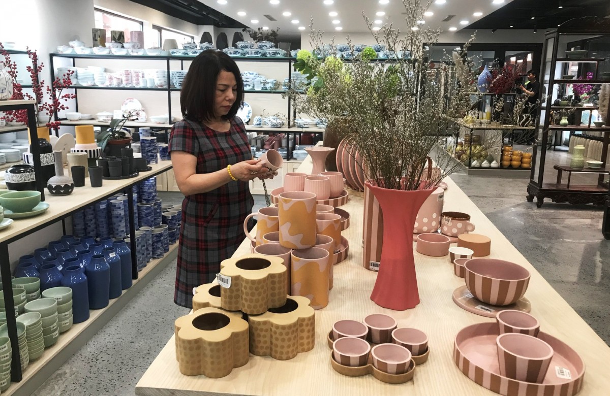 Làng nghề Bát Tràng tích cực chuyển đổi số Làng nghề Bát Tràng tích cực chuyển đổi số