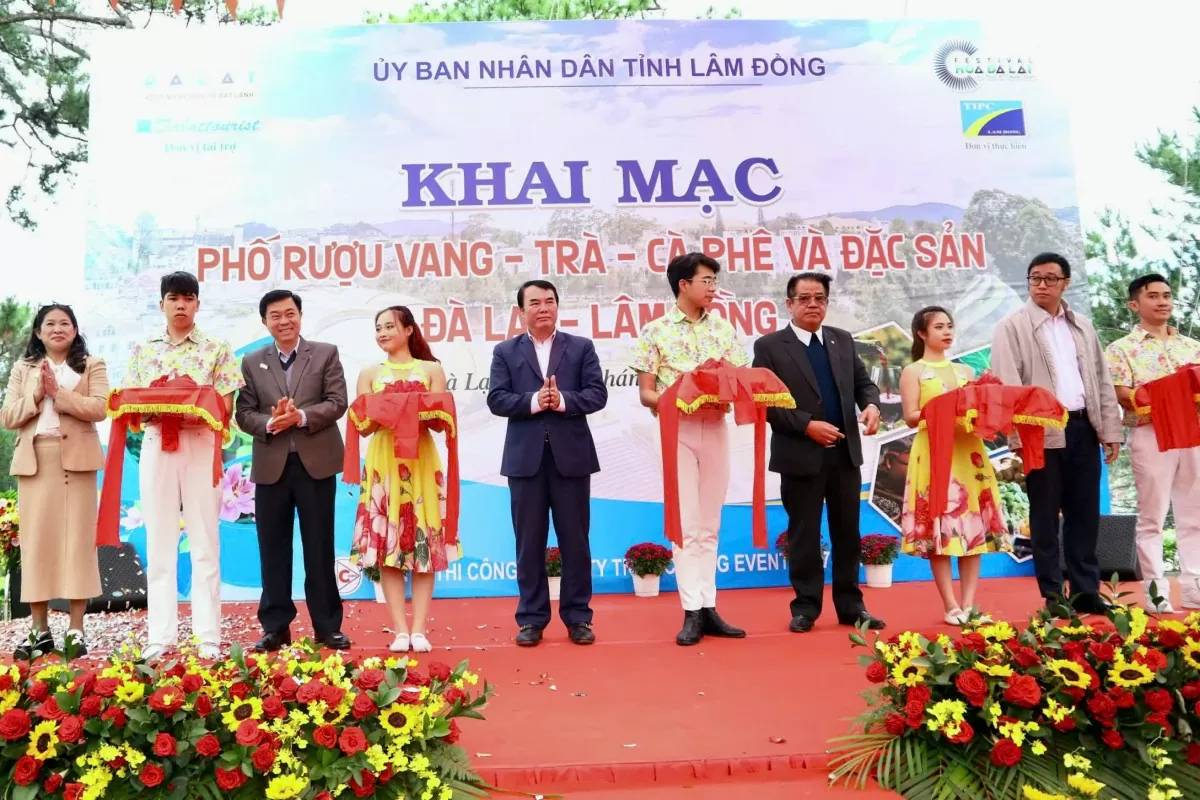 Khai mạc Chương trình Phố rượu vang, trà, cà phê và đặc sản Đà Lạt