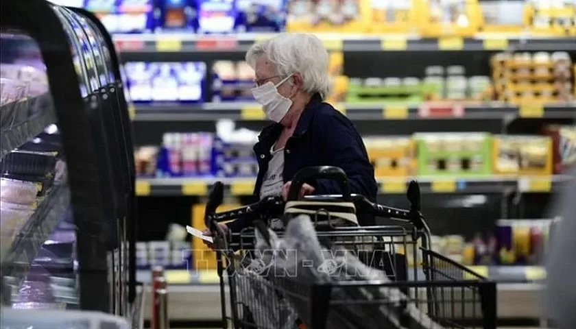 Người dân Đức mua sắm tại siêu thị. Ảnh minh họa Người dân Đức mua sắm tại siêu thị. Ảnh minh họa