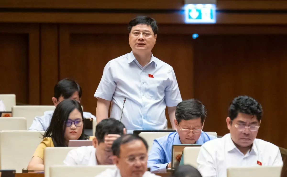 Đại biểu Cầm Hà Chung (Đoàn Phú Thọ)