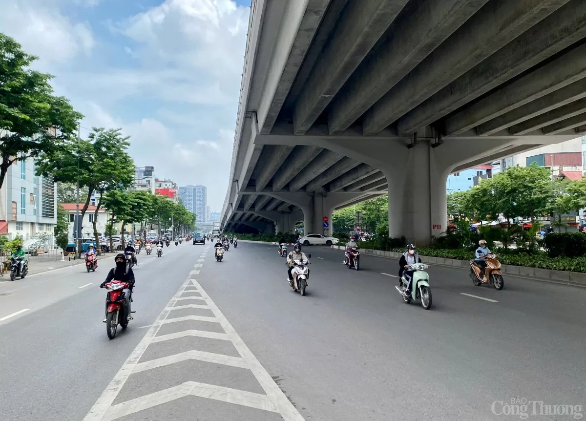 Hà Nội thí điểm phân làn cứng trên ba tuyến đường lớn