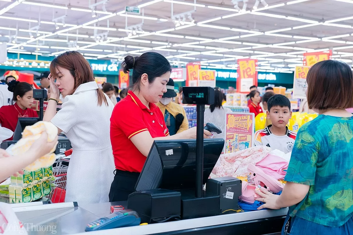 Bán lẻ hàng hoá tiếp tục tăng trưởng mạnh sau 5 tháng