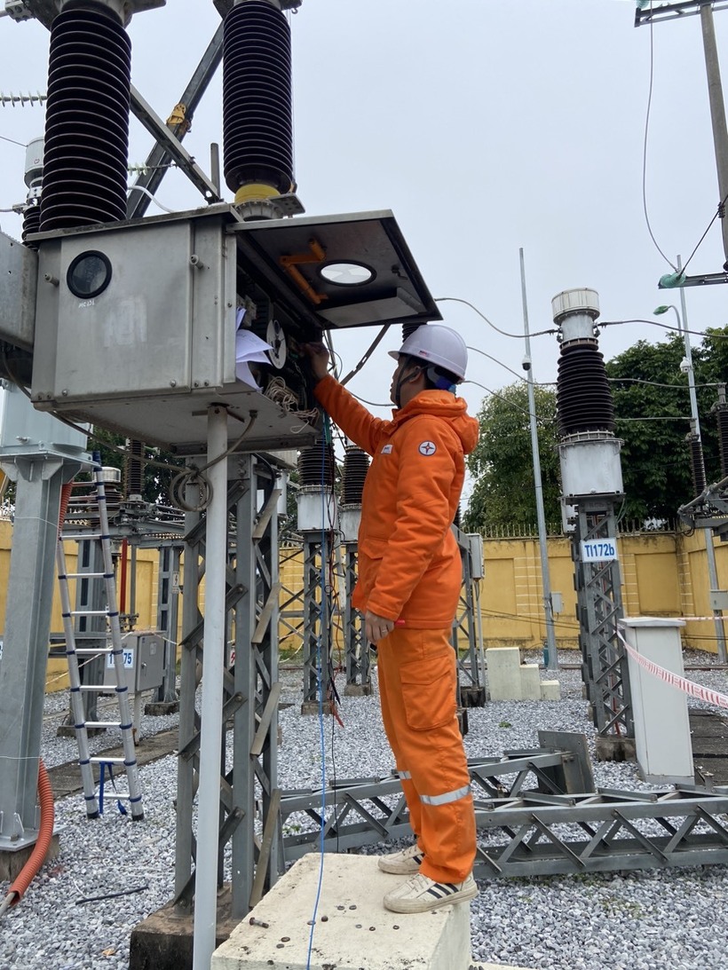 Đóng điện trạm biến áp 110kV Móng Cái. Ảnh: Ngọc Lan