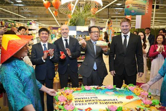 Lễ khai trương có sự hiện diện của ông Đặng Minh Khôi – Đại sứ Đặc mệnh Toàn quyền Việt Nam tại Liên bang Nga cùng các đại diện từ Tập đoàn Masan, Tập đoàn Magnit
