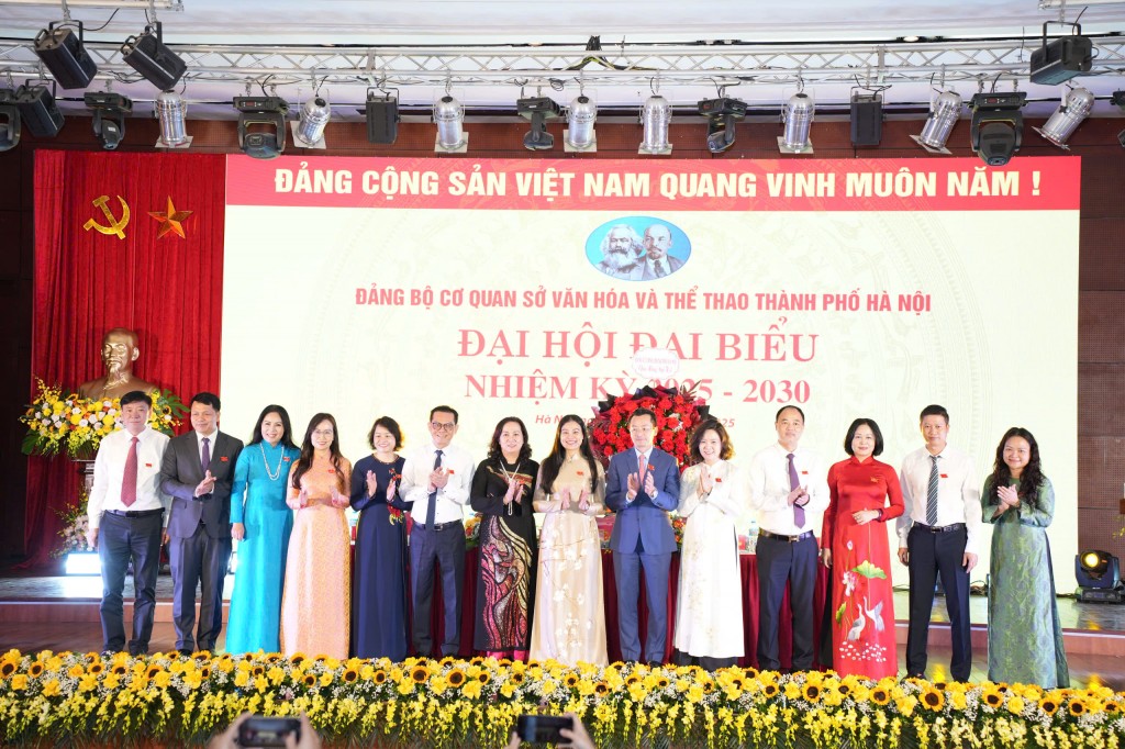 Ban Chấp hành Đảng bộ Sở Văn hóa và Thể thao Hà Nội nhiệm kì 2025 - 2030 ra mắt Đại hội