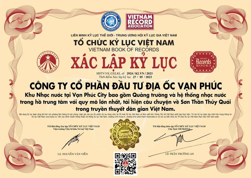 Chứng nhận của Tổ chức Kỷ lục Việt Nam dành cho Van Phuc Water Show