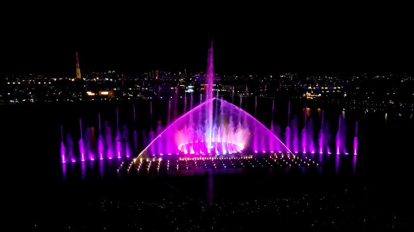 Van Phuc Water Show với những màn biểu diễn nhạc nước đỉnh cao