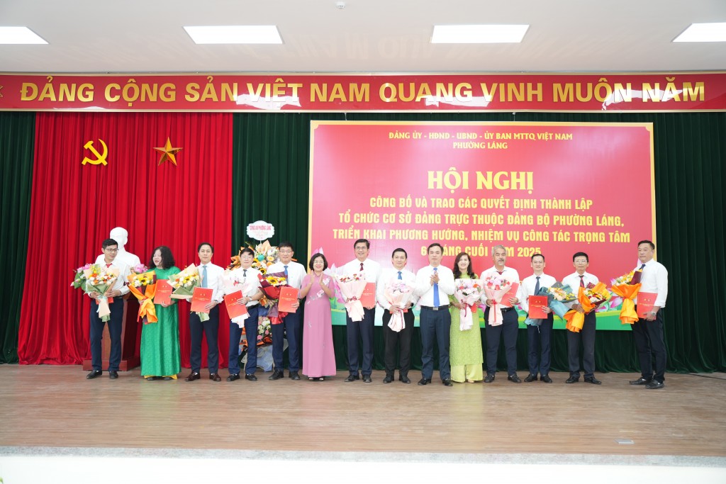 Xây dựng phường Láng trở thành đơn vị hành chính kiểu mẫu Xây dựng phường Láng trở thành đơn vị hành chính kiểu mẫu