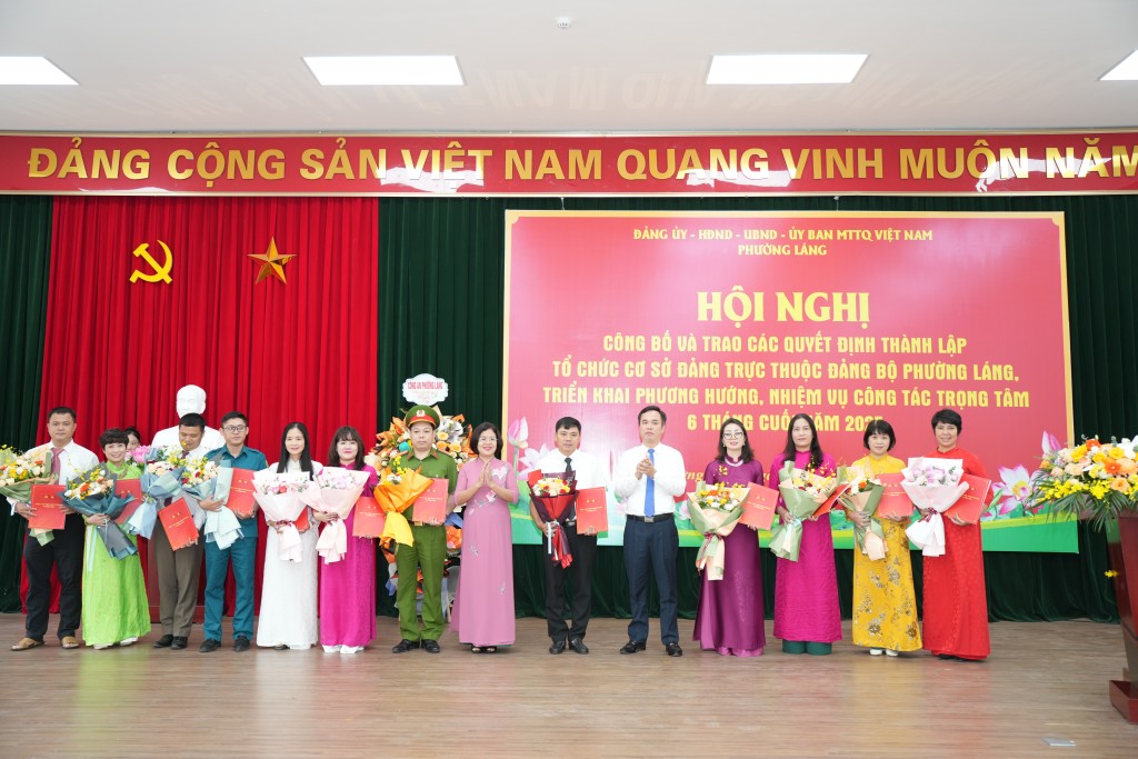 Xây dựng phường Láng trở thành đơn vị hành chính kiểu mẫu Xây dựng phường Láng trở thành đơn vị hành chính kiểu mẫu