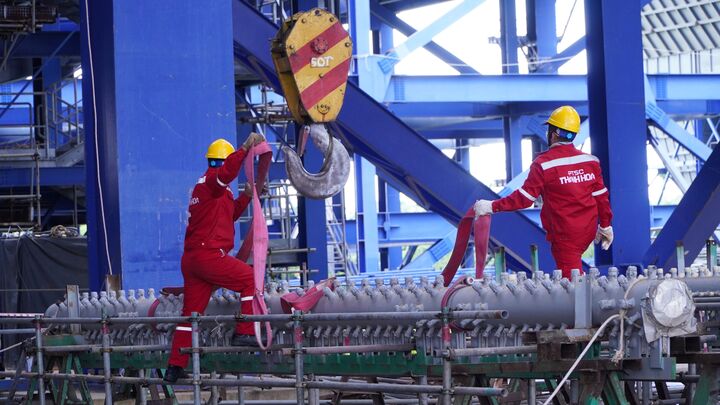 Các đơn vị thi công đang khẩn trương thi công lắp đặt thiết bị Lò hơi của cả 2 Tổ máy 1 và 2 của dự án Nhiệt điện Long Phú 1