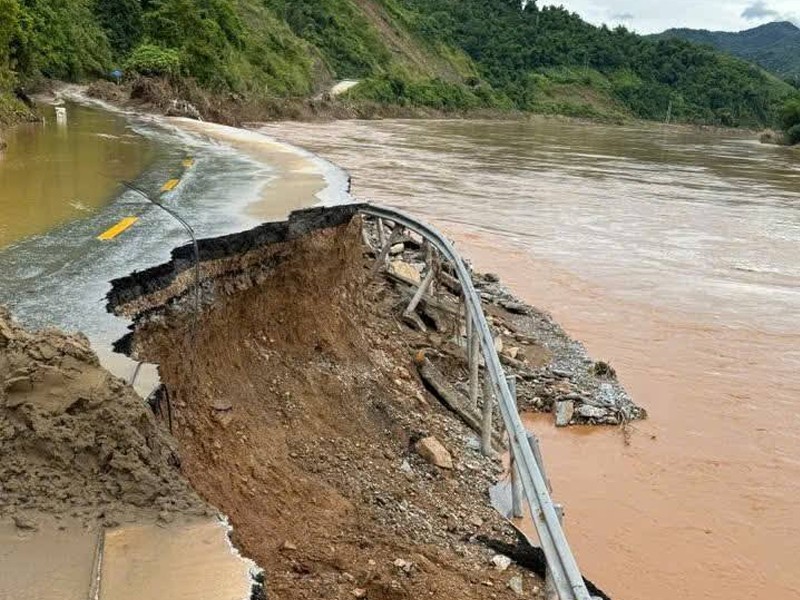 Nghệ An: Trên 5.000 hộ dân vẫn đang bị cô lập hoàn toàn
