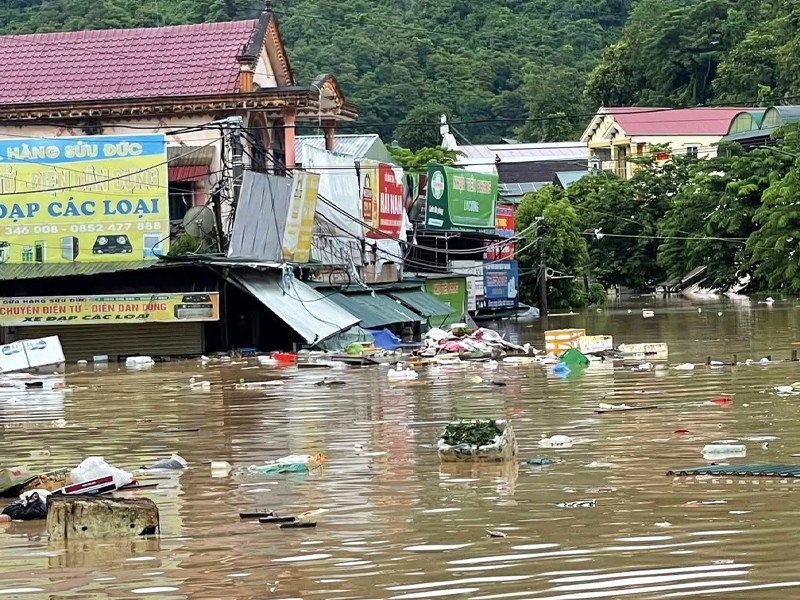 Nghệ An: Trên 5.000 hộ dân vẫn đang bị cô lập hoàn toàn