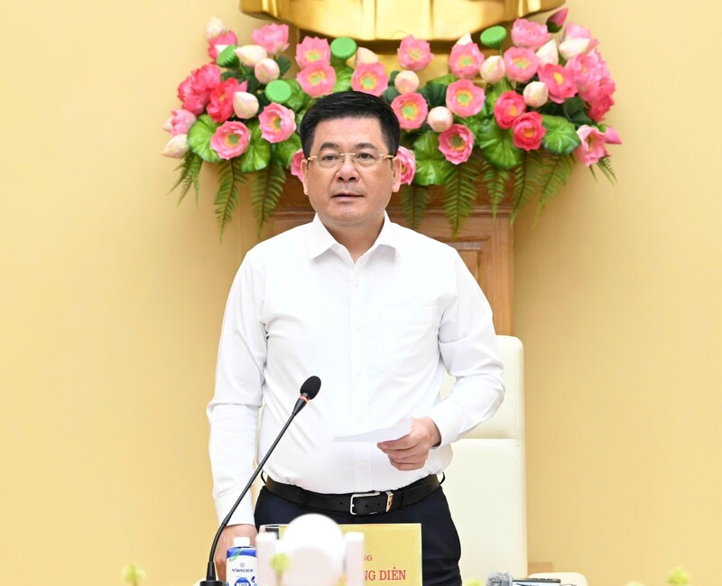 Bộ trưởng Nguyễn Hồng Diên phát biểu tại Hội nghị trực tuyến tập huấn về phân quyền, phân cấp và phân định thẩm quyền trong các lĩnh vực quản lý Nhà nước của Bộ Công Thương