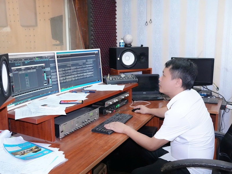 Khách hàng Vũ Anh Tuấn, trú tại số 39 Hải Thượng Lãn Ông, phường Hạc Thành, tỉnh Thanh Hóa. Ảnh: Hùng Mạnh.