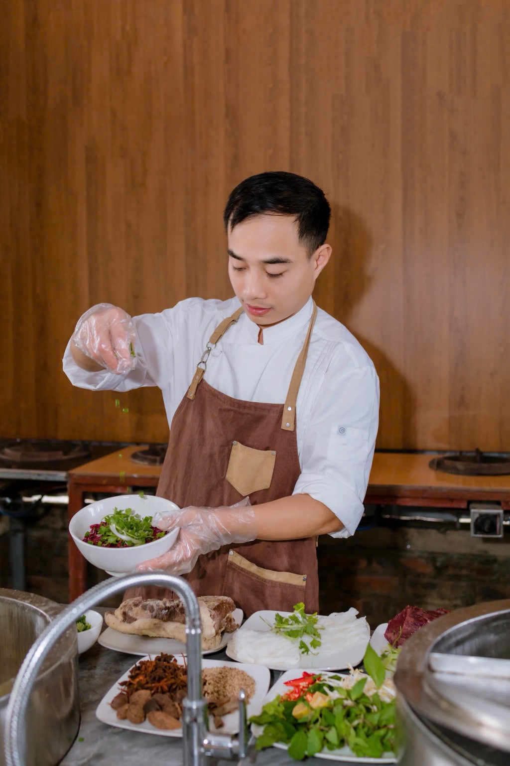 Đầu bếp Nguyễn Đình Đông Đầu bếp Nguyễn Đình Đông