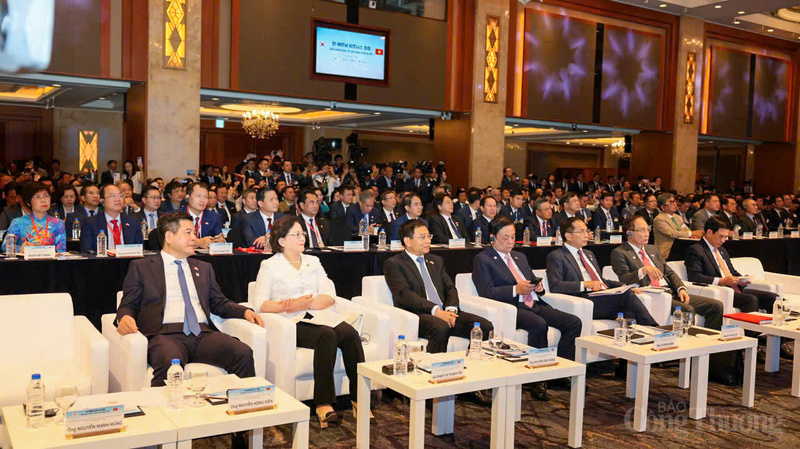 Bộ trưởng Bộ Công Thương Nguyễn Hồng Diên cùng lãnh đạo các Bộ, ngành tháp tùng Tổng Bí thư Tô Lâm tham dự Diễn đàn Kinh tế Việt Nam - Hàn Quốc